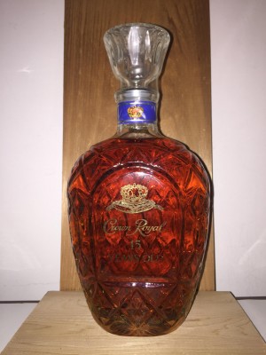Seagram's Crown Royal 15 yr old 1973 L060241
